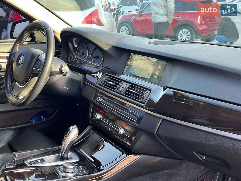 Седан BMW 5 Series 2010 в Львові