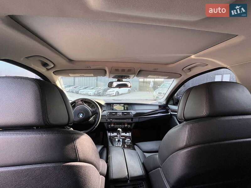 Седан BMW 5 Series 2010 в Львові