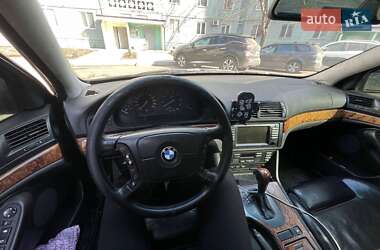 Седан BMW 5 Series 2000 в Запорожье