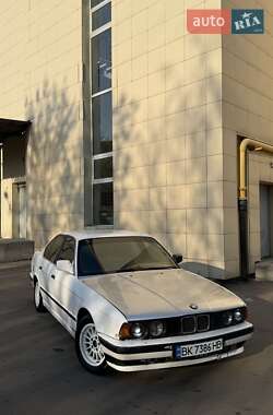 Седан BMW 5 Series 1991 в Ровно