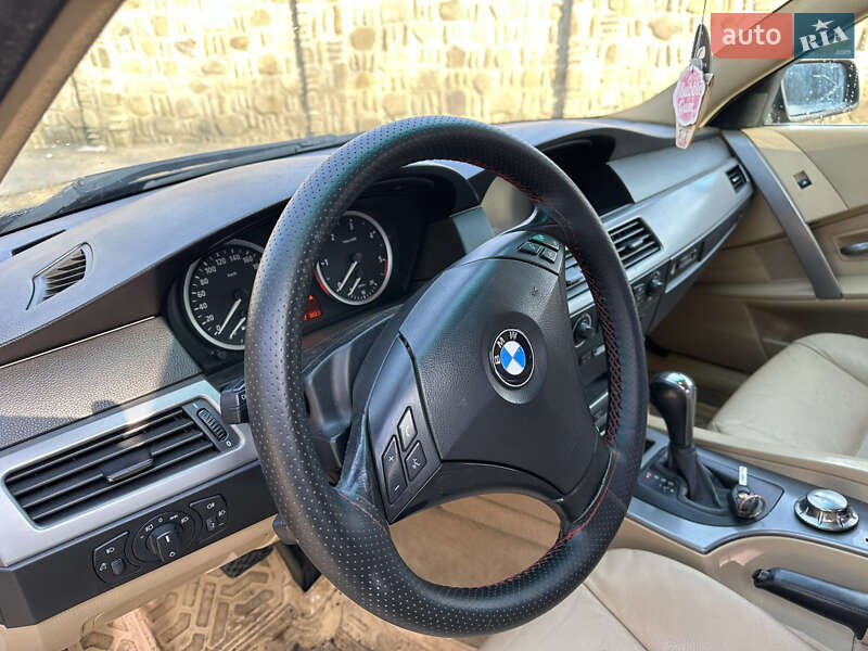 Седан BMW 5 Series 2005 в Черновцах