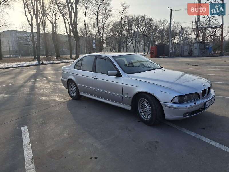 Седан BMW 5 Series 2001 в Синельниковому