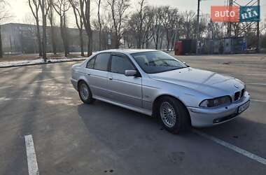 Седан BMW 5 Series 2001 в Синельниково