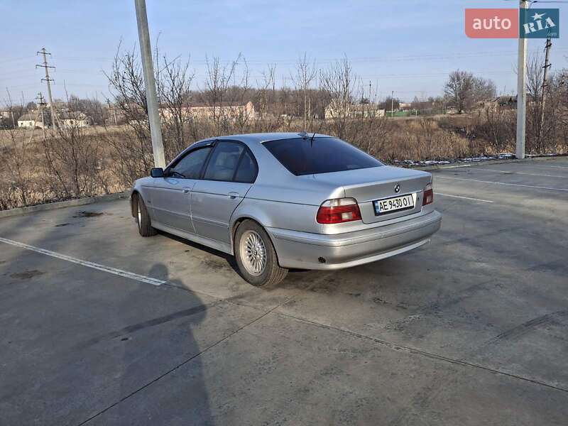 Седан BMW 5 Series 2001 в Синельниковому