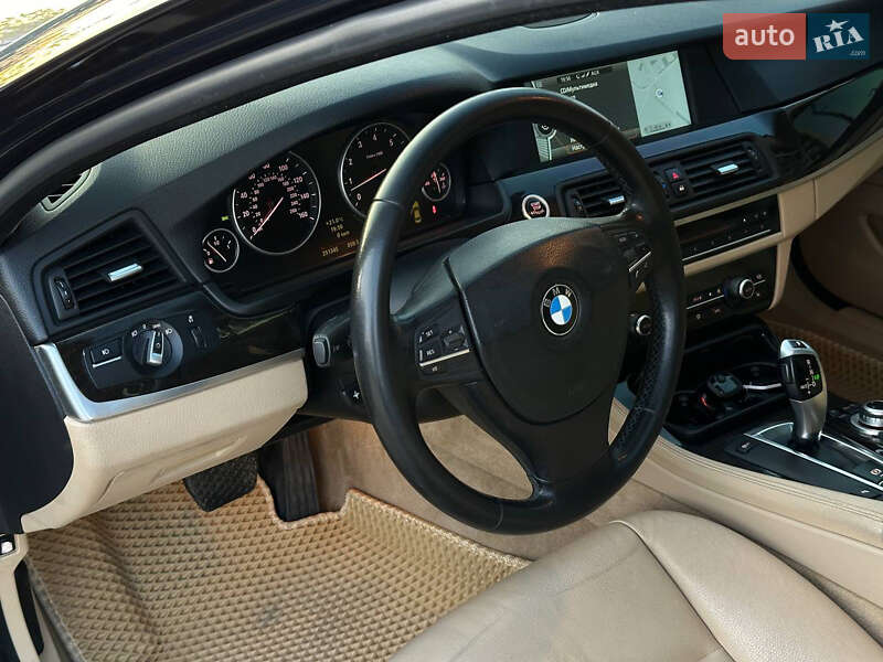 Седан BMW 5 Series 2010 в 