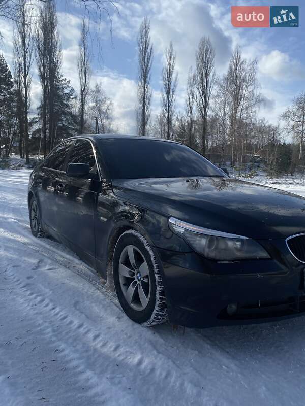 Седан BMW 5 Series 2004 в Ахтырке