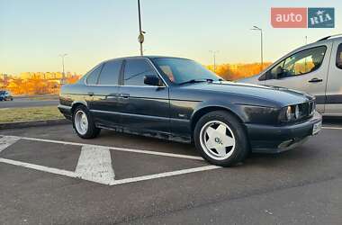 Седан BMW 5 Series 1988 в Виннице