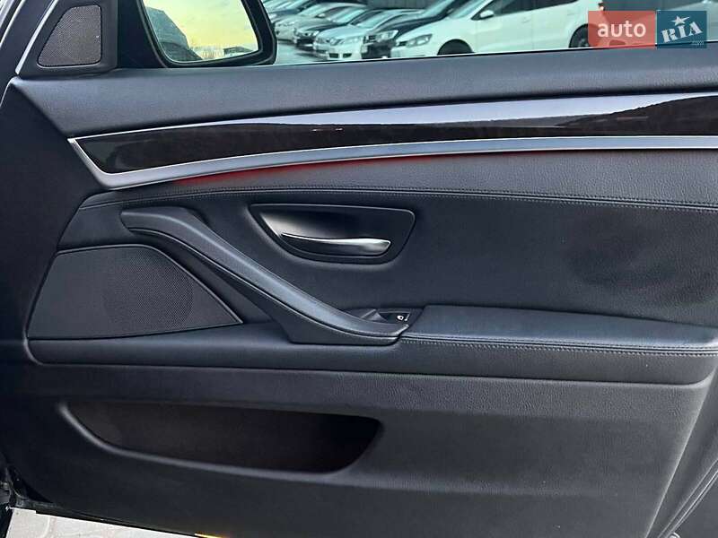 Седан BMW 5 Series 2015 в Львове