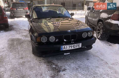 Седан BMW 5 Series 1990 в Киеве