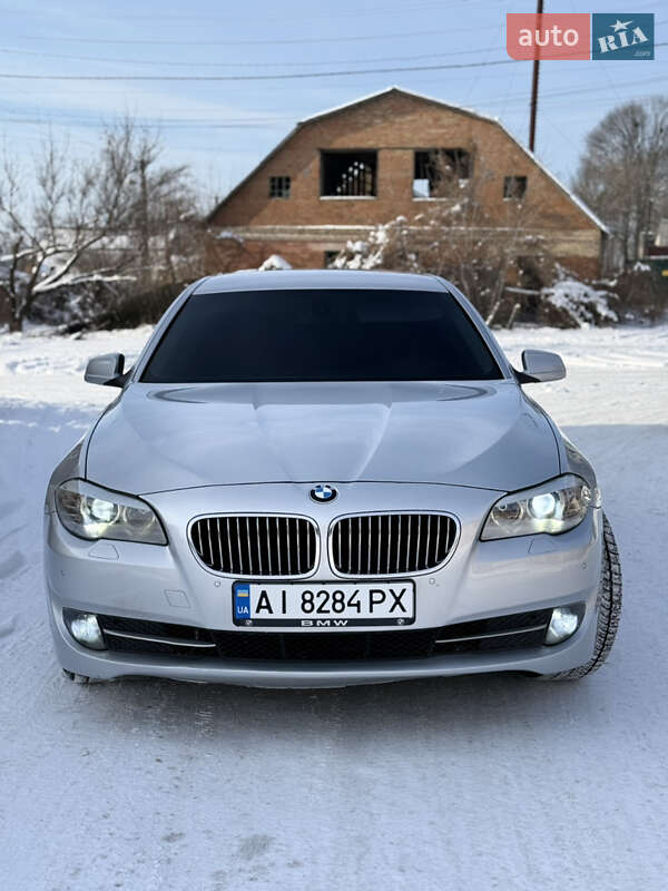 Седан BMW 5 Series 2011 в Немішаєве