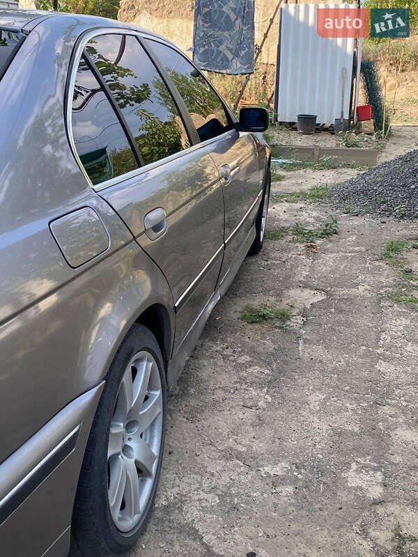 Седан BMW 5 Series 1999 в Измаиле