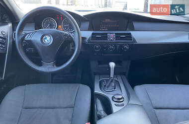 Седан BMW 5 Series 2004 в Рокитном