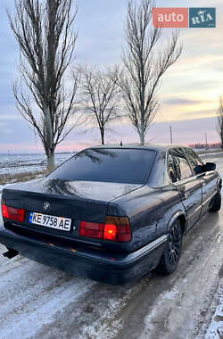 Седан BMW 5 Series 1989 в Днепре