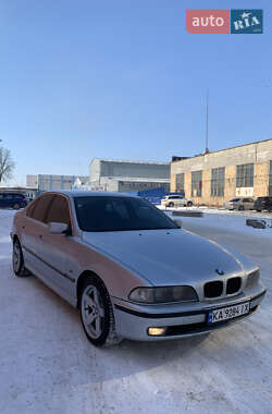 Седан BMW 5 Series 1997 в Киеве