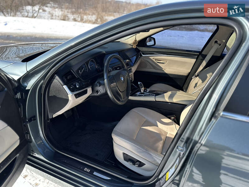 Седан BMW 5 Series 2012 в Ирпене