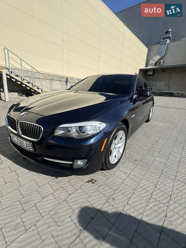 Седан BMW 5 Series 2013 в Львове