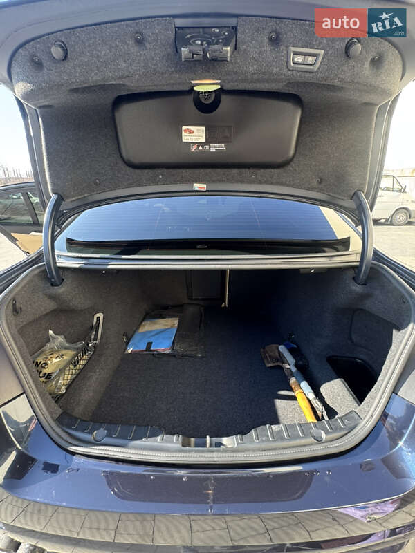 Седан BMW 5 Series 2013 в Львове