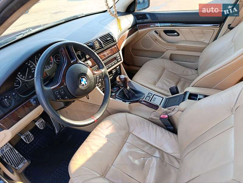 Седан BMW 5 Series 2002 в Знам'янці