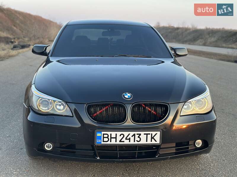 Седан BMW 5 Series 2005 в 