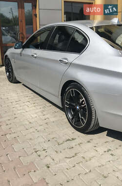 Седан BMW 5 Series 2012 в Чернівцях