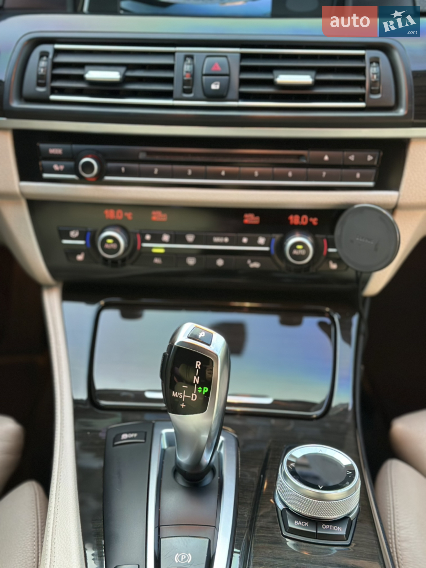 2011 BMW 5er - мініатюра 17