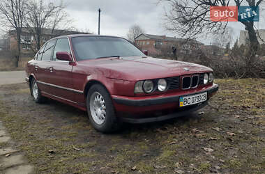 Седан BMW 5 Series 1992 в Глухове