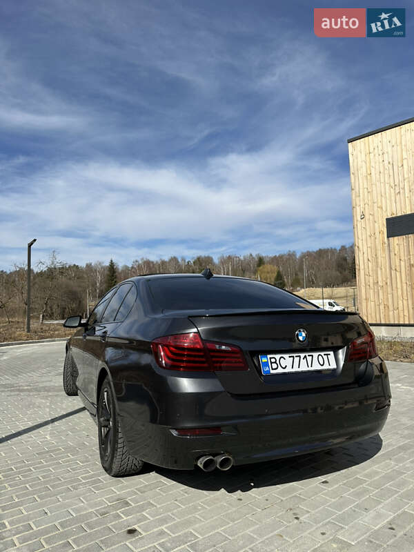 Седан BMW 5 Series 2015 в Львові