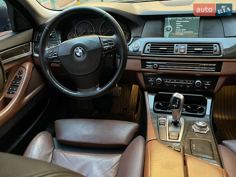 Седан BMW 5 Series 2012 в Львове