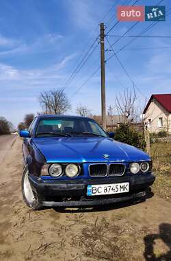 Седан BMW 5 Series 1993 в Жвирці