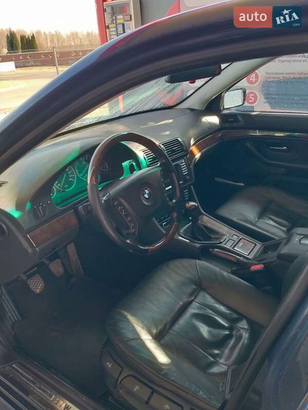 Седан BMW 5 Series 2002 в Заречном