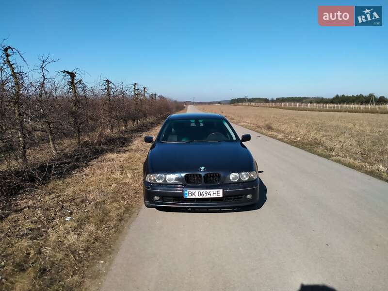 Седан BMW 5 Series 2002 в Заречном