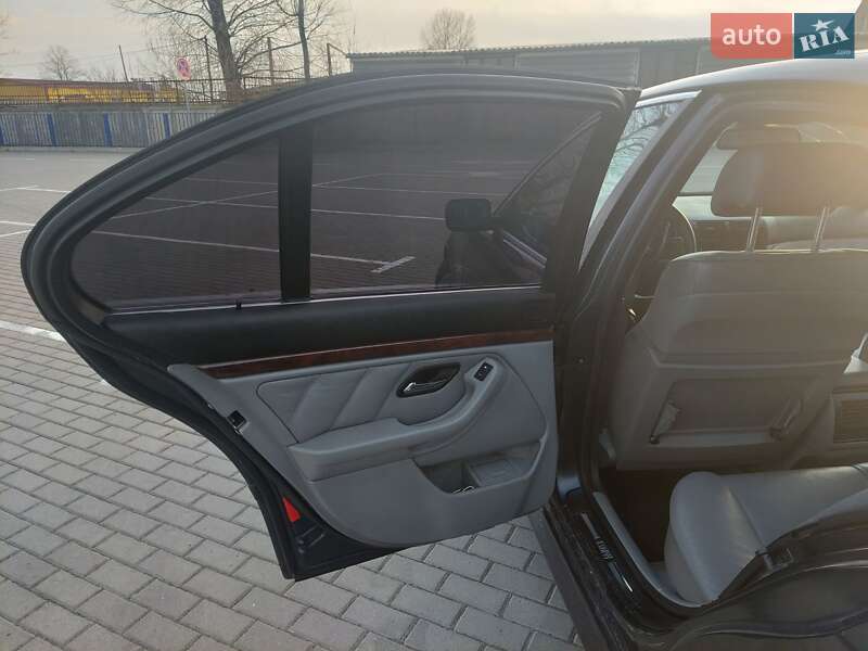 Седан BMW 5 Series 2000 в Тернополе