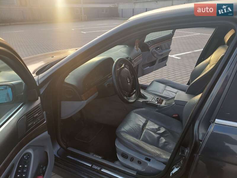 Седан BMW 5 Series 2000 в Тернополе