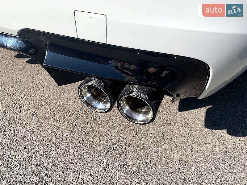 Седан BMW 5 Series 2011 в Львове