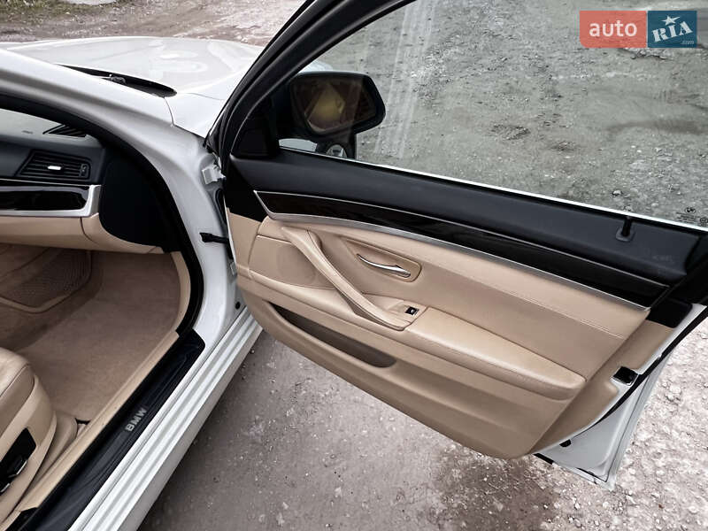 Седан BMW 5 Series 2011 в Запоріжжі