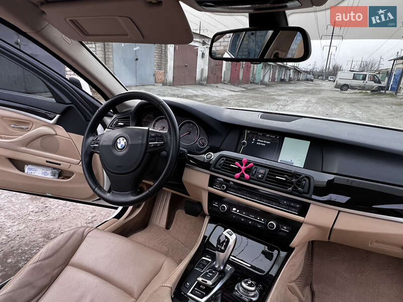 Седан BMW 5 Series 2011 в Запоріжжі