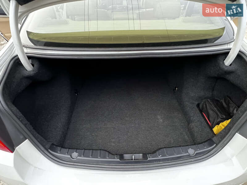 Седан BMW 5 Series 2011 в Запоріжжі