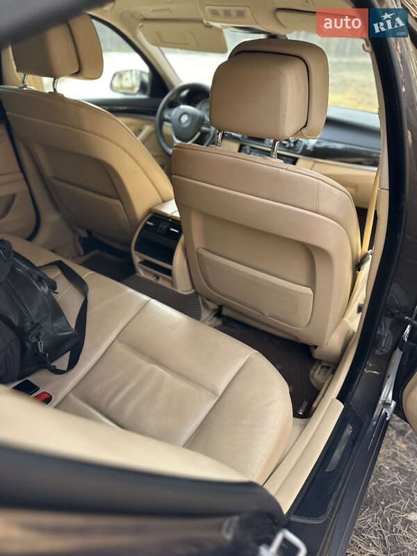 Седан BMW 5 Series 2010 в Сумах