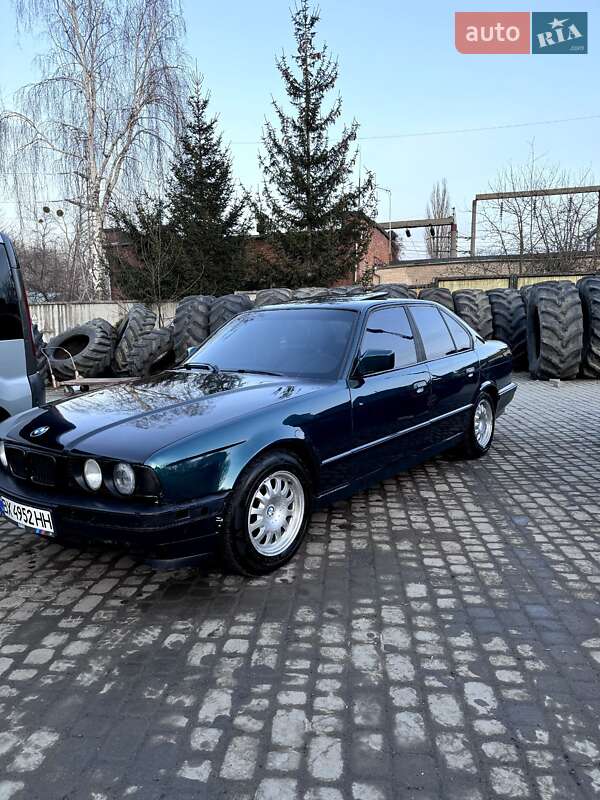 Седан BMW 5 Series 1990 в Хмельницком