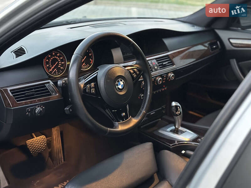 Седан BMW 5 Series 2009 в Петриковке
