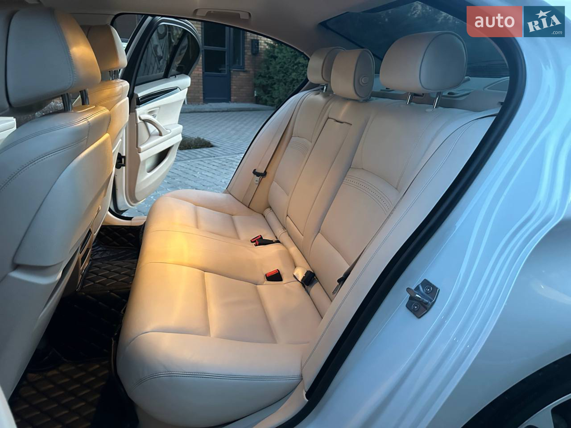 2013 BMW 5er - мініатюра 21