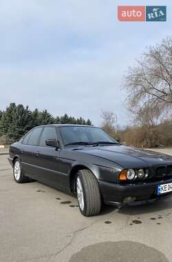 Седан BMW 5 Series 1992 в Кривом Роге