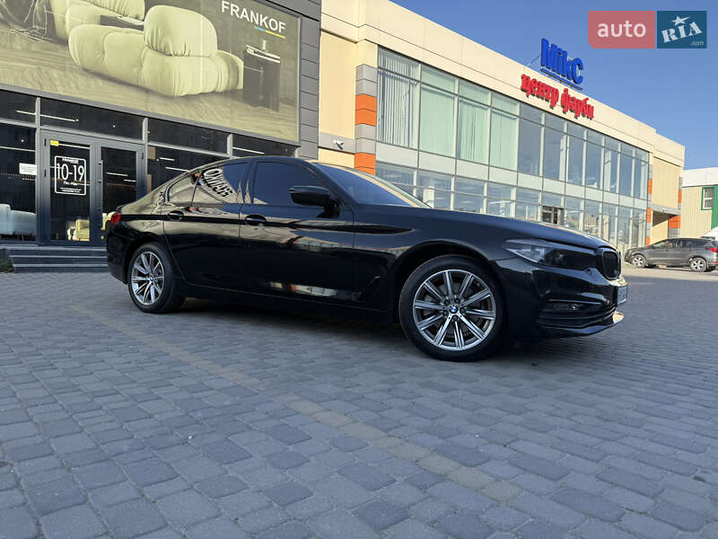Седан BMW 5 Series 2017 в Хмельницком