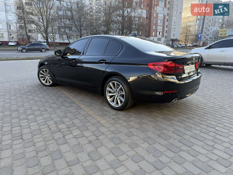 Седан BMW 5 Series 2017 в Хмельницком
