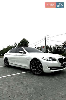 Седан BMW 5 Series 2012 в 