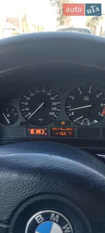 Седан BMW 5 Series 1997 в Киеве