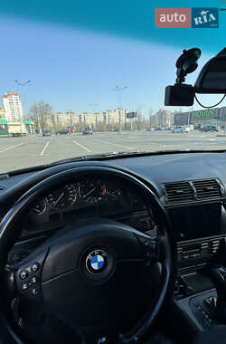 Седан BMW 5 Series 2000 в 