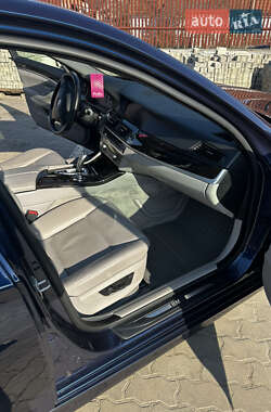 Седан BMW 5 Series 2013 в 