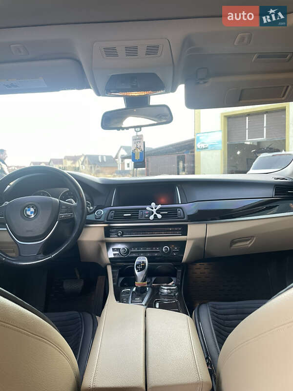 Седан BMW 5 Series 2015 в Мостиській