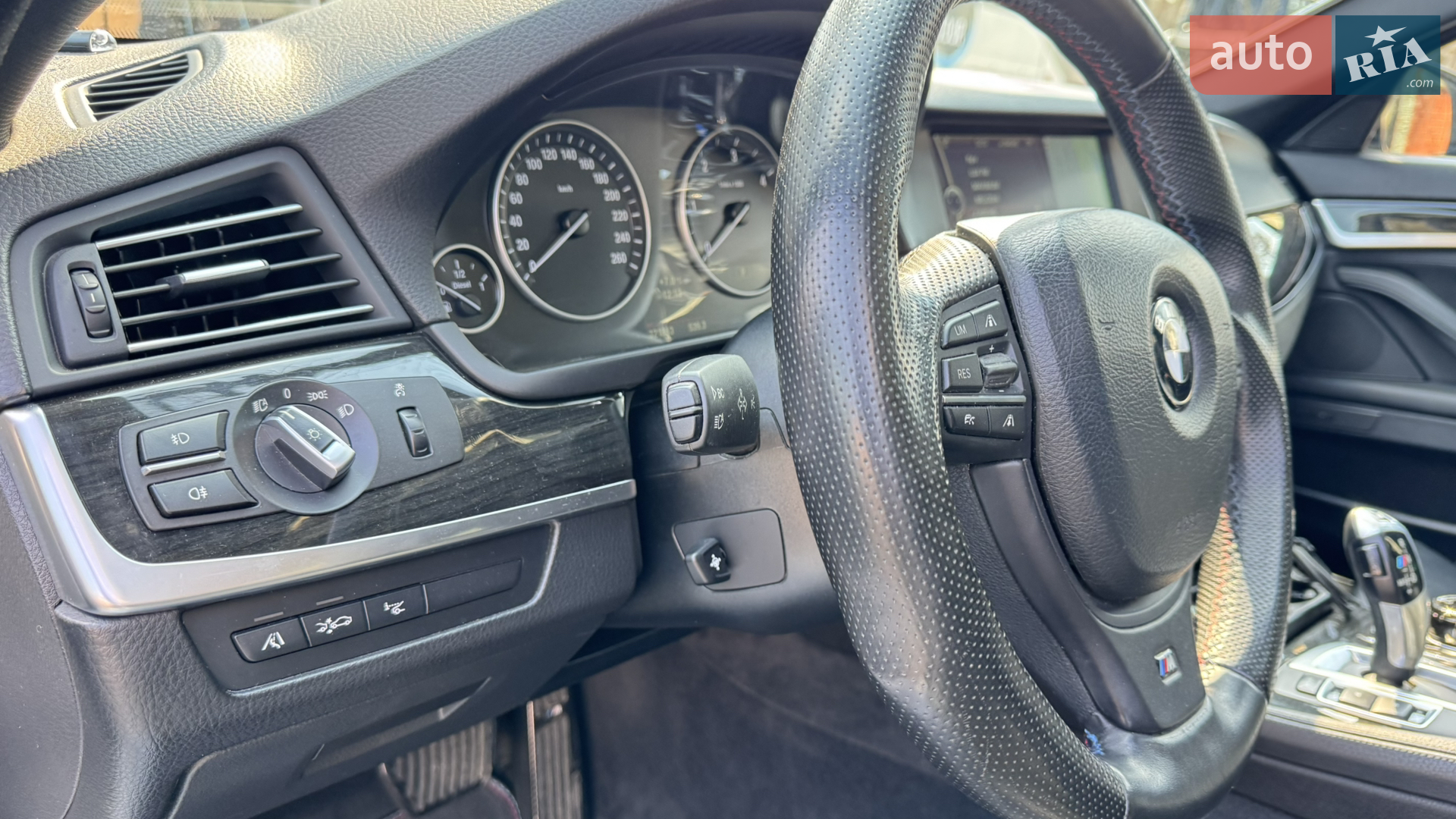 2010 BMW 5er - мініатюра 29
